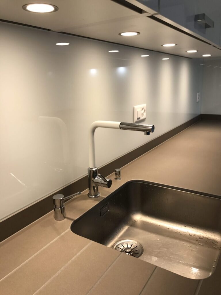 Crédence de cuisine sur mesure Toqani SA 3